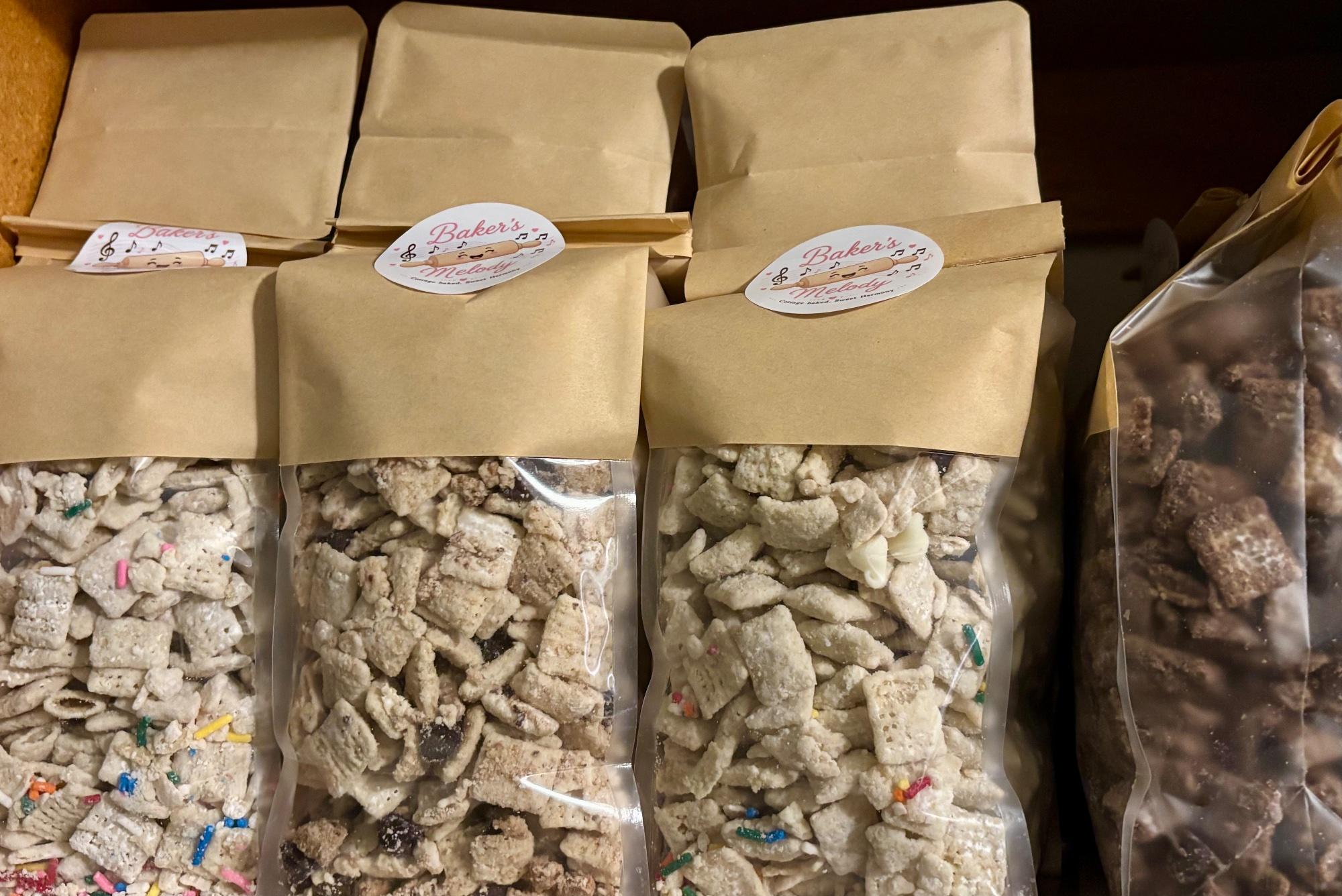 Gourmet Crunch Mix Deluxe Size Favor Bags — photo 2 of 6