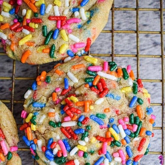 Select Luxury Cookie | Over The Rainbow Sprinkle